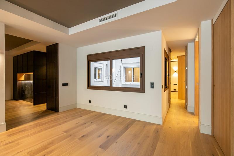 Foto 5e41c432-fac5-44db-b68a-2ffcabdb4a73. Piso bienvenidos avd. sarrià , una oportunidad excepcional para adquirir un piso de reforma integral en el prestigioso barrio de sant g en Barcelona