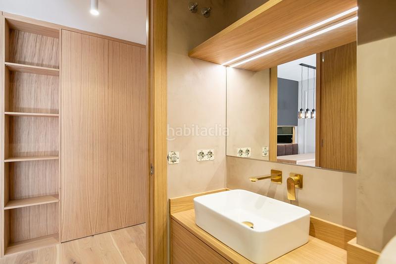 Foto b5ee4e8e-5105-47f6-8ef8-f010a3c2233d. Piso bienvenidos a avda.riera de cassoles , una oportunidad excepcional para adquirir un piso de reforma integral en el prestigioso ba en Barcelona