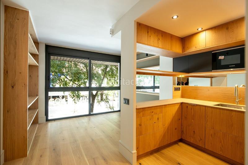 Foto 143db7d8-9f5c-488b-9d16-0a959bc7a6f5. Piso  a reformar en la calle parís, .. en La Nova Esquerra de l´Eixample Barcelona