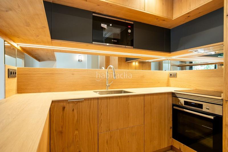 Foto 4e6bf18e-9dfe-4f73-87bf-eaaf63df19e9. Piso  a reformar en la calle parís, .. en La Nova Esquerra de l´Eixample Barcelona