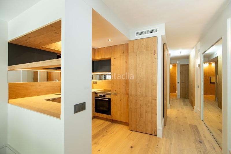 Foto 9e505ea9-ad89-455b-a1d2-526ada5d7b33. Piso  a reformar en la calle parís, .. en La Nova Esquerra de l´Eixample Barcelona