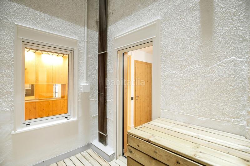 Foto a22b04b6-8cae-43bc-b909-ffddd4015129. Piso  a reformar en la calle parís, .. en La Nova Esquerra de l´Eixample Barcelona