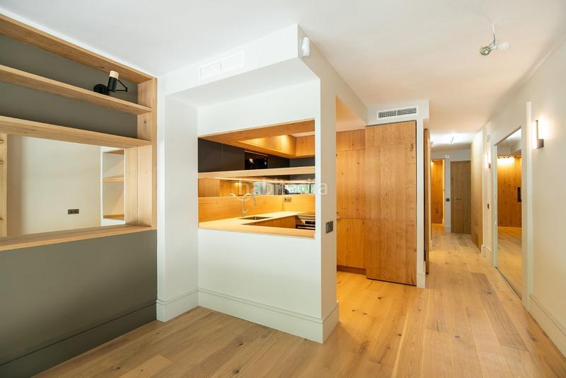 Foto fff53d4f-cfe6-4a42-baff-dbd4629c64ab. Piso  a reformar en la calle parís, .. en La Nova Esquerra de l´Eixample Barcelona