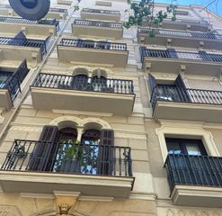 Pis  Aribau. Piso bien distribuido en el eixample, junto a fort pienc, con ex