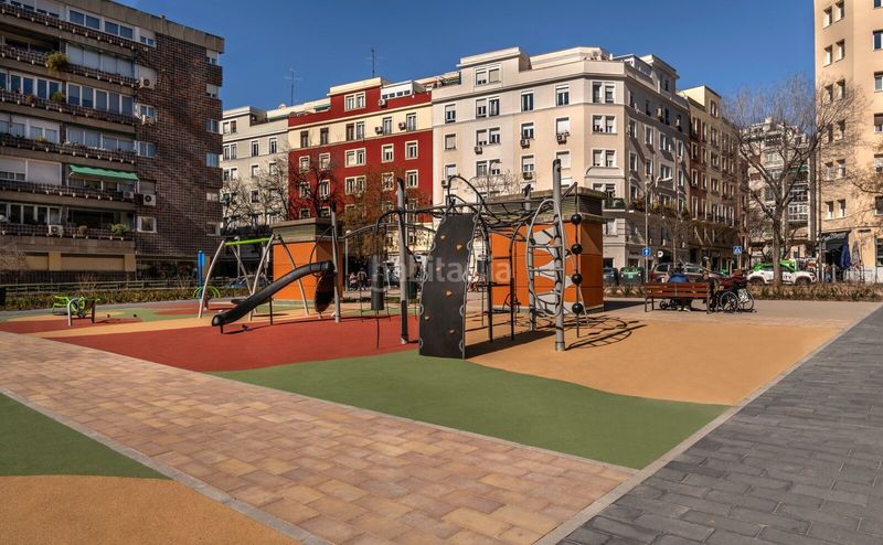 Foto 9419b567-61a4-4e37-a7bd-99b3ceee07b5. Dúplex amb calefacció a Niño Jesús Madrid