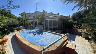 Chalet à Cambrils Mediterrani. Chalet adosado en urb. cambrils mediterrani  con garaje y piscin