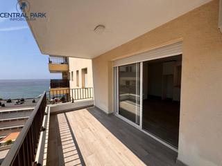 Apartament  Carrer tortosa. Apartamento reformado con vistas al mar.