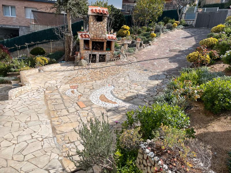 Foto 5887667f-f2b0-42d6-b37c-115a46d7a1bd. Chalet en passeig miranda 385 preciosa casa zona tranquila en Tordera