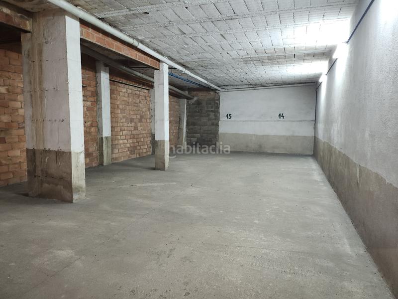 Foto bbdbbea1-adc1-4a3e-bdb9-2c49f08f3a76. Parking coche parking-box-almac rierany frares en Calella