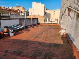 Pis a Carrer de costa i fornaguera 87. Piso a reformar con terrado centro calella
