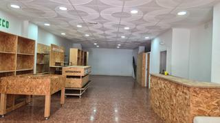 Location Local commercial à Avinguda hispanitat 9. Local centrico y comercial