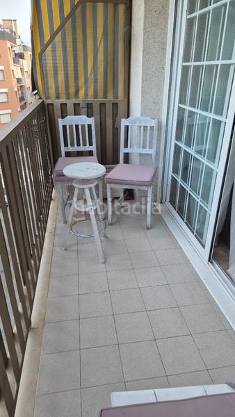 Foto bc3d216e-3529-4932-852d-e0e77410a43c. Dúplex amb xemeneia aparcament piscina a Centre Pineda de Mar