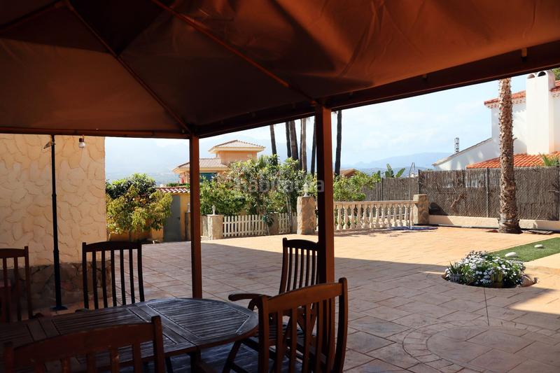 Foto 0edd8f1c-d14a-4e88-8a9f-efe7a2c24893. Casa amb piscina a Sierra Helada Benidorm