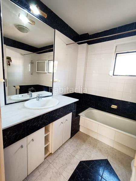 Foto 751d9434-23e5-43d5-9ffe-d893b79ecba9. Casa amb piscina a Sierra Helada Benidorm