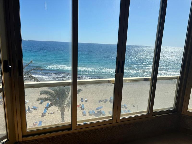 Foto 05ea68e2-c6c0-4502-8485-972225bf35d3. Piso amplio piso en 1 linea de playa en Centro Urbano Benidorm
