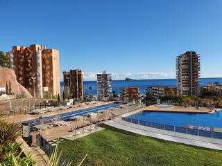 Lloguer Pis a Playa Poniente. Se alquila fantástico y moderno piso con vistas al mar