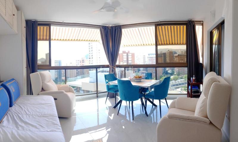Foto 309d9809-5d23-4bdb-8c0d-b80145eb5e08. Apartament amb piscina a Playa Levante Benidorm