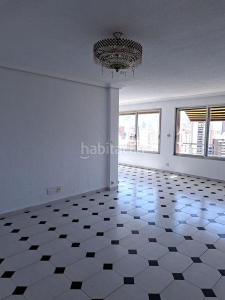 Foto d99f43ae-e58b-48be-9a19-5e6a396fc44d. Pis amb calefacció piscina a Levante Alto Benidorm