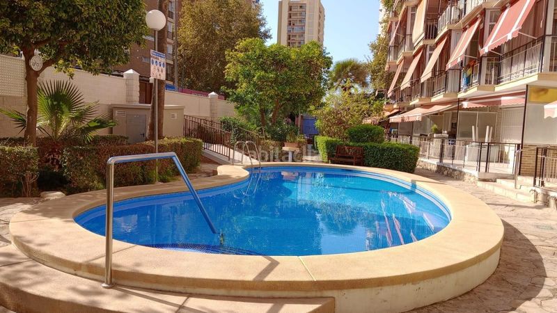 Foto 5abd50eb-c154-4b37-a92b-2f420489f599. Apartament amb piscina a Playa Levante Benidorm