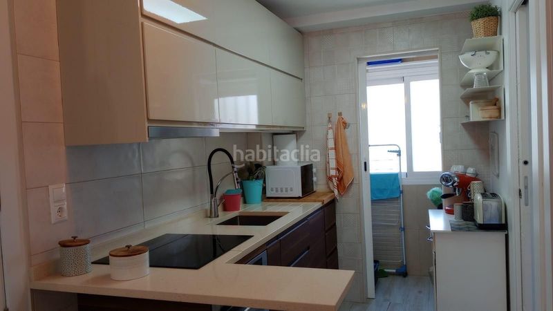 Foto 679a3b22-f51b-491b-bcaf-9b102a6e845e. Apartament amb piscina a Playa Levante Benidorm