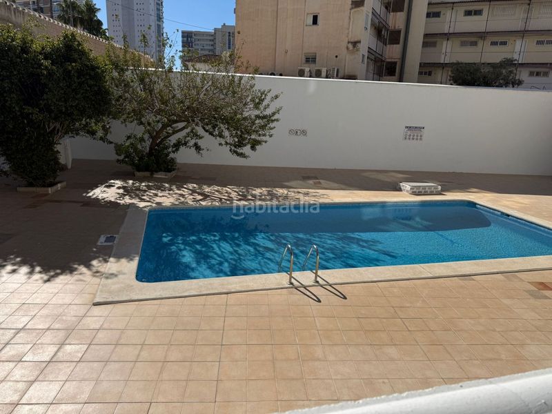 Foto d2aeda42-d19e-4b70-8e8d-955f038416fe. Pis amb piscina a Playa Levante Benidorm