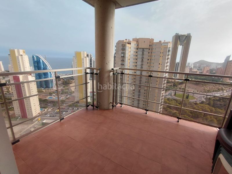 Foto 6e0905d0-4e96-4b6f-acd6-4fbd4b2a30bf. Apartament amb piscina a Via Parque Benidorm