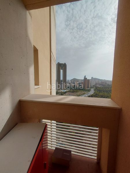 Foto 707e0d7d-af46-4887-97a2-a9b934bd92a3. Apartament amb piscina a Via Parque Benidorm