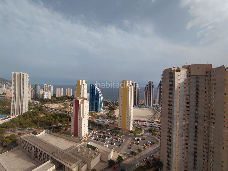 Foto ae5be789-8e8f-436f-976f-237e7eaff397. Apartament amb piscina a Via Parque Benidorm
