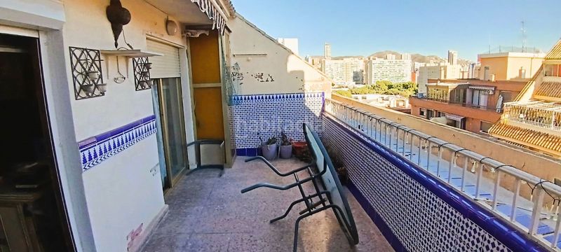 Foto 337548f5-f137-4998-8300-ad59796f6d55. Ático fantastico atico con 2 dormitorios y gran terraza en zona colonia madrid en Benidorm