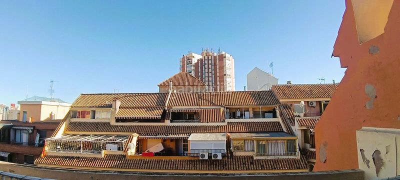 Foto 9402943c-76ba-4090-9783-c571f192f444. Ático fantastico atico con 2 dormitorios y gran terraza en zona colonia madrid en Benidorm