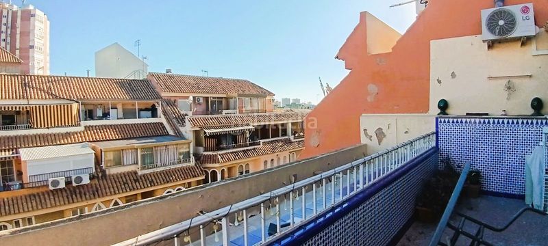 Foto 9edae9d3-f552-4c5f-ba44-86e3fda3405f. Ático fantastico atico con 2 dormitorios y gran terraza en zona colonia madrid en Benidorm