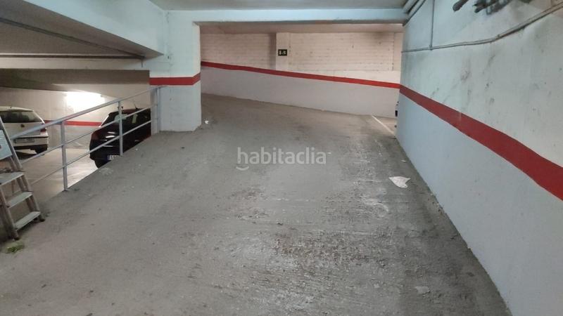 Foto f17a15d6-2706-4d72-b715-b58d8f9ac108. Parking voiture dans Rambla Ferran Lleida