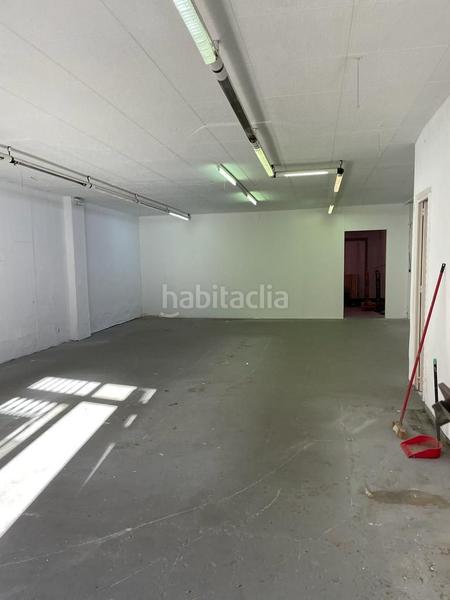 Foto 4bf44afb-fb24-445e-b23a-f122a12adc98. Lloguer local comercial a Rosselló