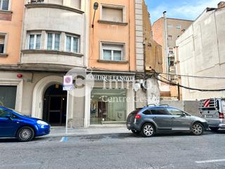 Locale commerciale  Carrer acadèmia