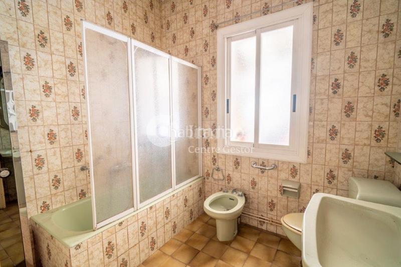 Foto 0a2426c4-02e5-4692-ae32-bdc1b1fd214a. Maison jumelée dans carrer canonge brugulat 29 dans Lleida