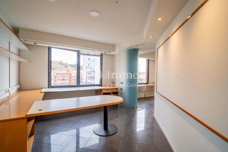 Foto 47b6f244-094d-44cc-a86c-32b5544f8ab8. Bureau dans carrer vallcalent 1 dans Instituts-Universitat Lleida