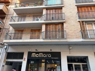 Aparcament cotxe a Carrer torres de sanui 32