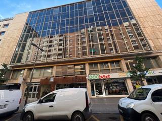 Aparcament cotxe a Avinguda de blondel 96