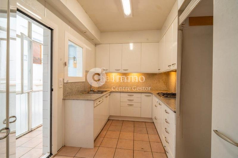 Foto 7aa4eb56-1241-48ab-bed7-a0764b853478. Piso en Príncep de Viana-Clot-Xalets Humbert Torres Lleida