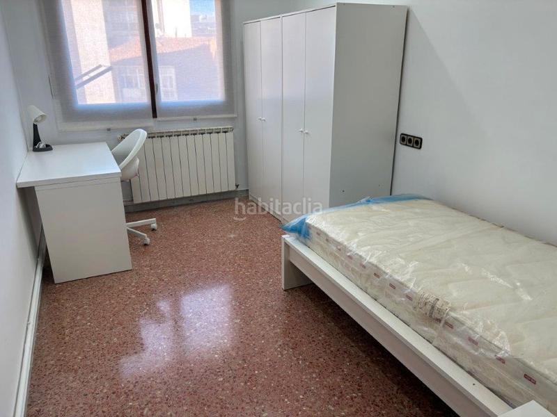 Foto c1ccb02b-8f6e-4f05-aa58-f9788793638d. Rent flat with heating in Instituts-Universitat Lleida