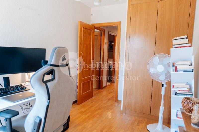 Foto 3353a1ac-272e-4abb-86ed-dea89acb6e03. Flat with heating pool in Canillas Madrid