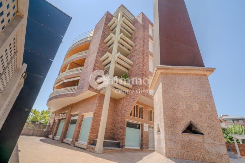 Foto c1b61ecd-5a64-4b00-9eb2-fa06888b65c4. Pis amb calefacció aparcament piscina a Joc de la Bola - Camps d'Esports Lleida