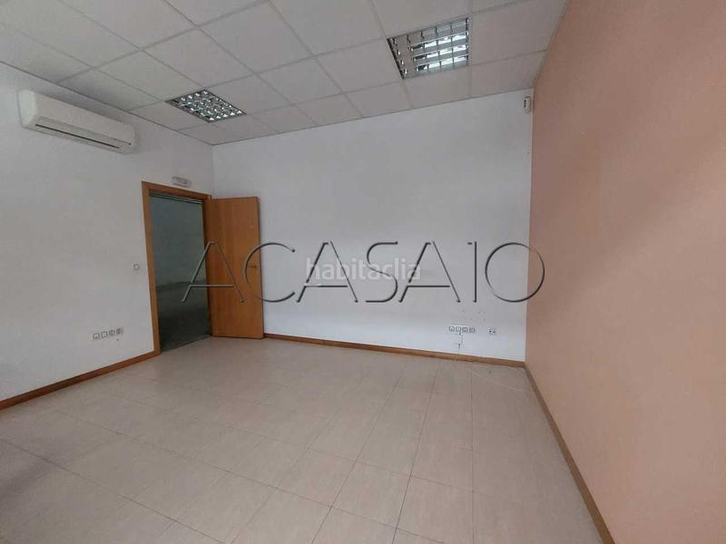 Foto bdd5864a-541d-430b-99d6-e8145ae67052. Fabrikhalle in Viso de San Juan (El)