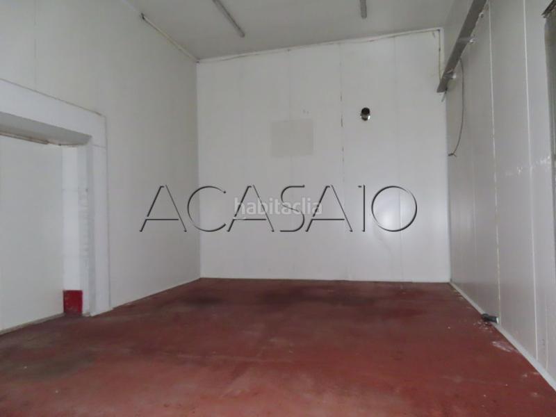 Foto 7bfe1586-cd97-4b33-8820-3ced1e9b4e0c. Capannone industriale in Lominchar