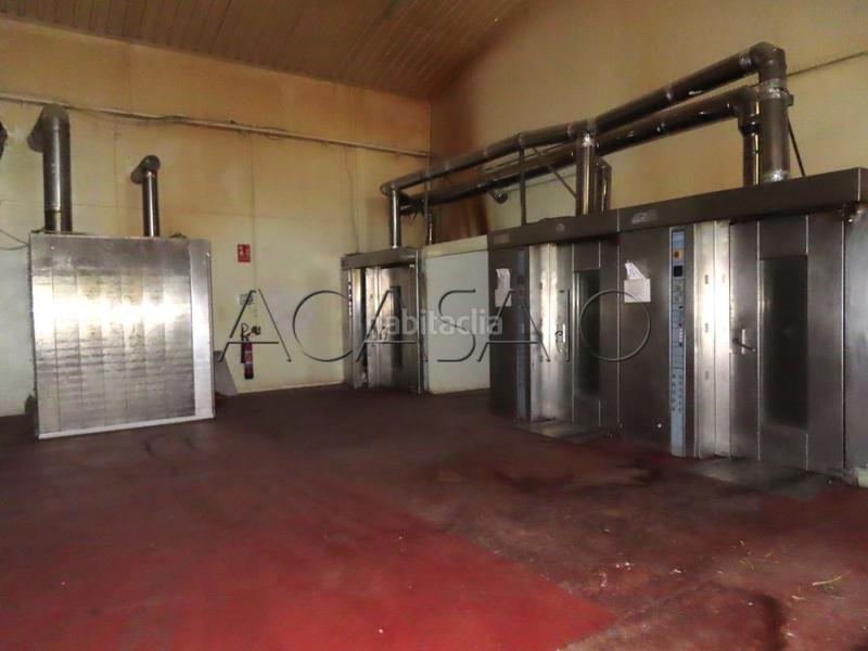 Foto 833e4315-20d4-4e05-ad02-e8301b0e34af. Capannone industriale in Lominchar