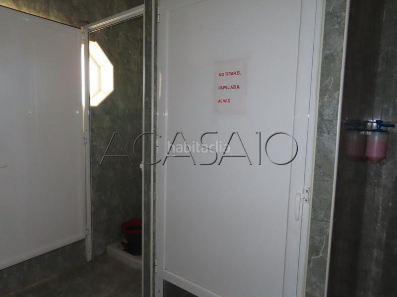 Foto bed7b00a-e6fc-43bc-99c1-a6e24e2e31ff. Capannone industriale in Lominchar