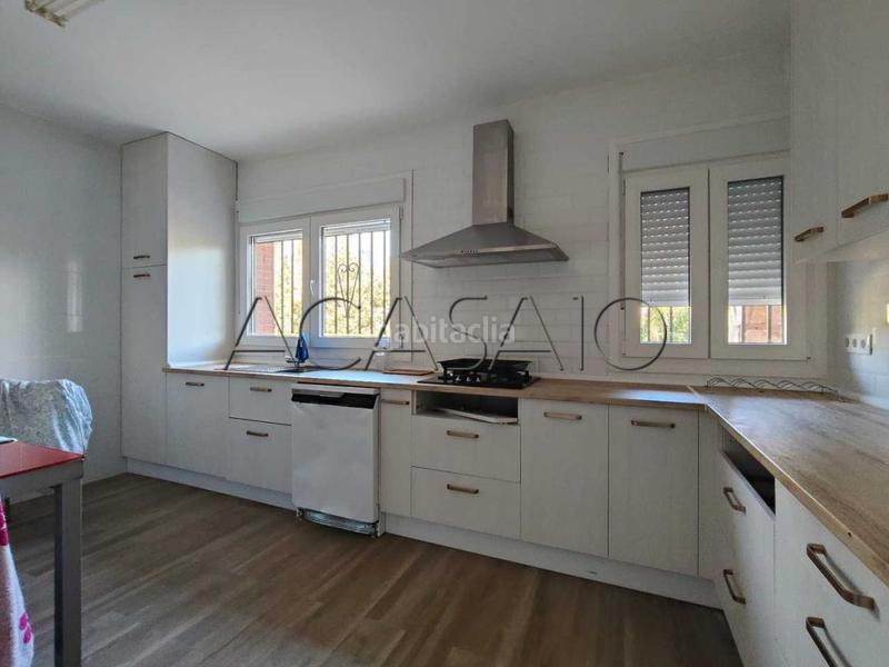 Foto b72e1876-302e-404f-a303-778d02c79895. Casa amb calefacció aparcament piscina a Casar de Escalona (El)