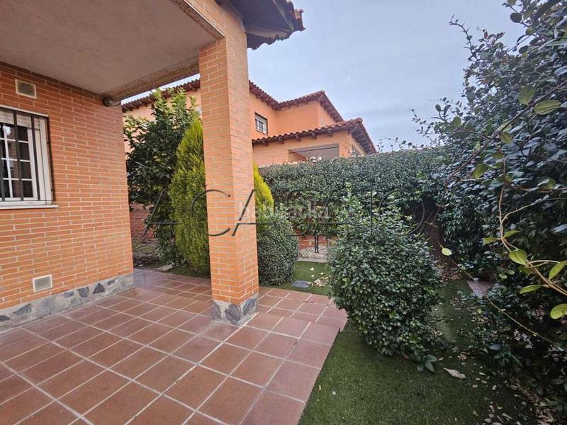 Foto 18e7a0e3-30a6-4bfa-93a9-2e8bc4089583. Haus mit heizung parking in Carranque