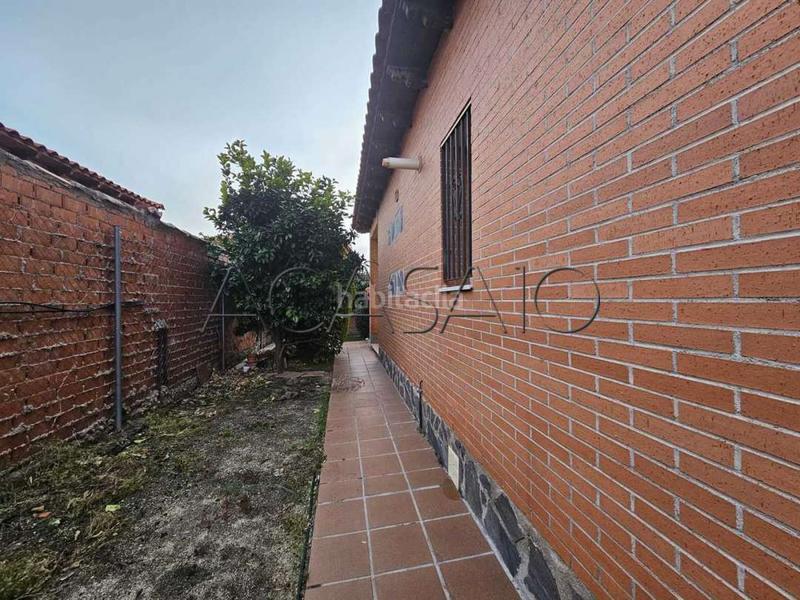 Foto c554e95f-406d-45ed-b48a-a6a094411ef2. Haus mit heizung parking in Carranque