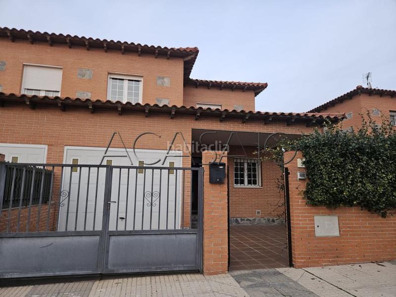 Foto e7301743-9ae4-4e73-9e8e-a97d5895d591. Haus mit heizung parking in Carranque